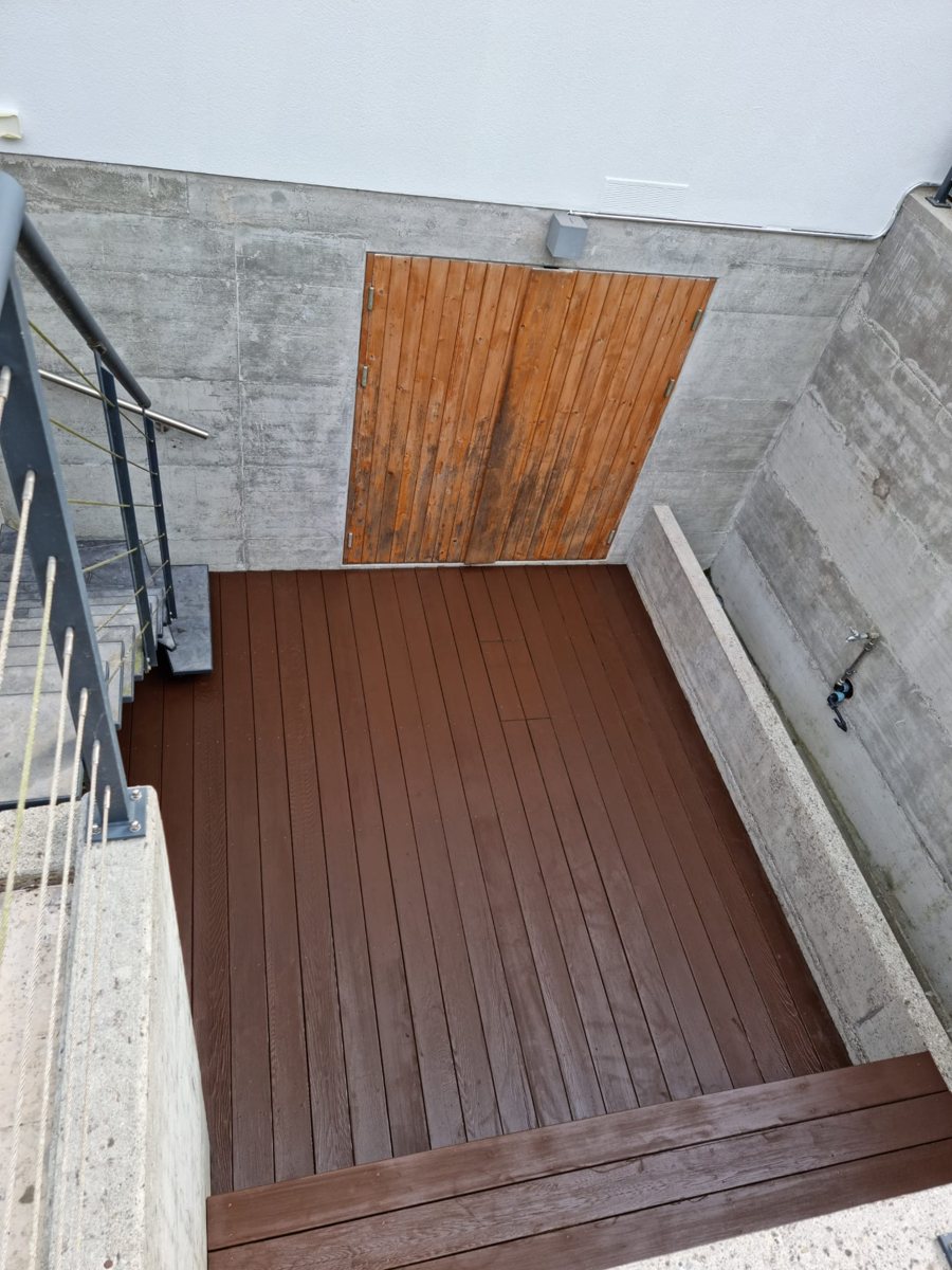 Terrasse après rénovation (boiserie lasurée)